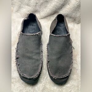 Mens crocs shoes size 9